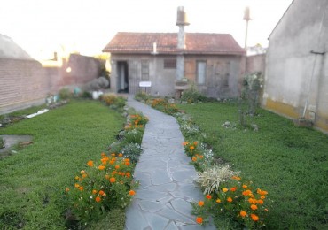 VENTA CASA DE 3 AMBIENTES CON AMPLIO TERRENOI