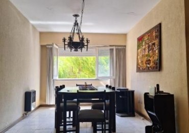 4 AMBIENTES - ESPACIO DE COCHERA - 